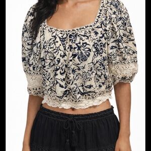 Boho Floral Crochet Trim Cropped Top - Cream & Black